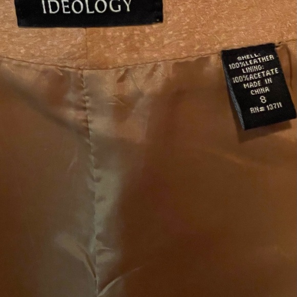 Vintage Ideology Suede Leather Skirt; Deep Beige W/Fitted Seams; Women's Size 8 - Picture 14 of 16